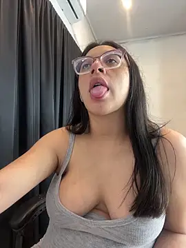 Ninnfa online show from October 9, 2025, 10:19 pm