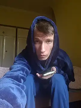 LuxxFin online show from November 5, 2025, 2:06 pm