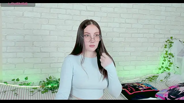 LinaKenny online show from March 19, 2026, 5:39 pm