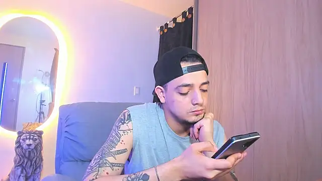 alejandro calderon1 online show from January 6, 2025, 6:58 am