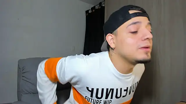 alejandro calderon1 online show from March 11, 2025, 5:38 am