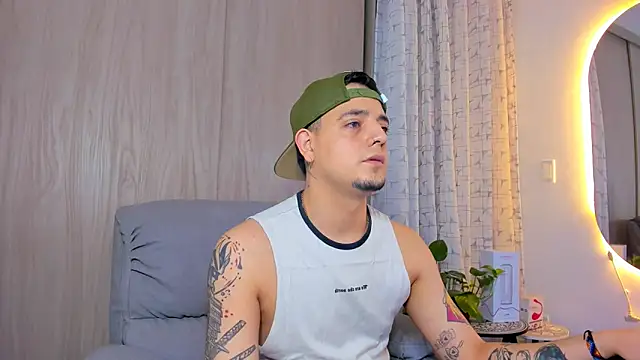 alejandro calderon1 online show from September 9, 2025, 3:39 am