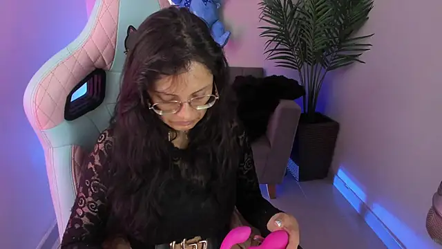 Kyomi chang online show from March 12, 2025, 1:30 pm