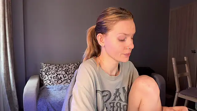 Chanel Gill online show from September 26, 2025, 5:00 am