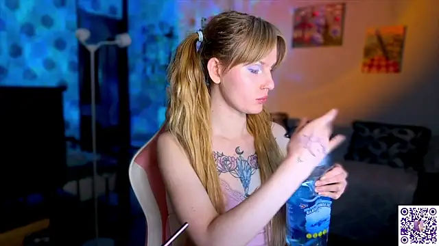 Chanel Gill online show from March 21, 2026, 11:30 pm