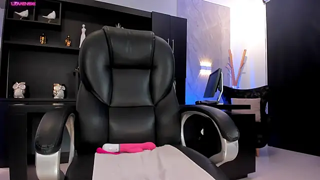 Snapshot of JennaOlsonX chatting on January 18, 2025, 9:34 pm JennaOlsonX online show from January 18, 2025, 9:34 pm