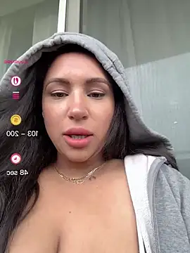 Snapshot of MeghanXO chatting on July 21, 2026, 1:35 pm MeghanXO online show from July 21, 2026, 1:35 pm