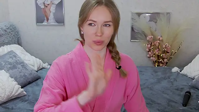 Veronika Mitchel online show from February 20, 2025, 5:51 pm