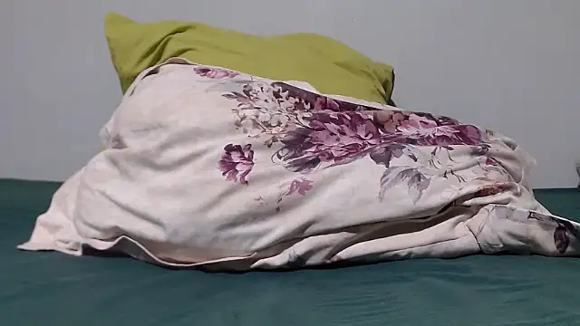 Queenofthenightx online show from September 12, 2025, 4:29 pm