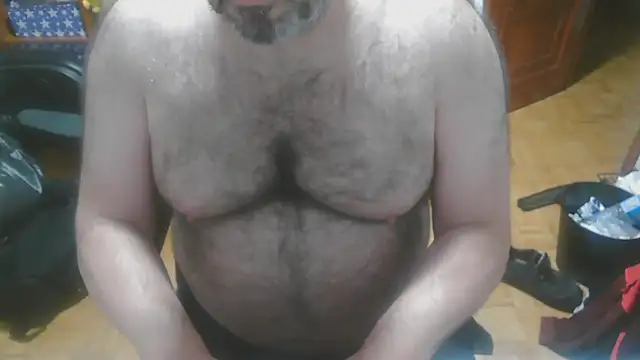 Snapshot of mikeyhotbear chatting on December 3, 2024, 6:15 am mikeyhotbear online show from December 3, 2024, 6:15 am