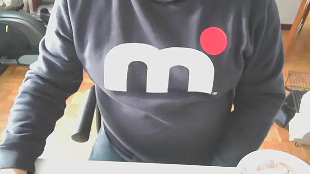 Snapshot of mikeyhotbear chatting on February 26, 2025, 4:56 pm mikeyhotbear online show from February 26, 2025, 4:56 pm