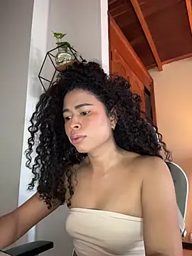 GabriSaenz online show from February 5, 2026, 1:38 pm