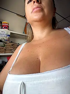 Snapshot of sammyqueenx21 chatting on April 14, 2026, 12:00 pm sammyqueenx21 online show from April 14, 2026, 12:00 pm