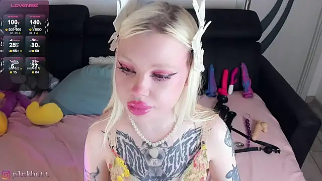 Snapshot of HelenGoat chatting on December 20, 2024, 6:13 pm HelenGoat online show from December 20, 2024, 6:13 pm