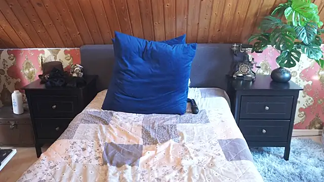 TessaWinter online show from April 2, 2026, 2:26 pm