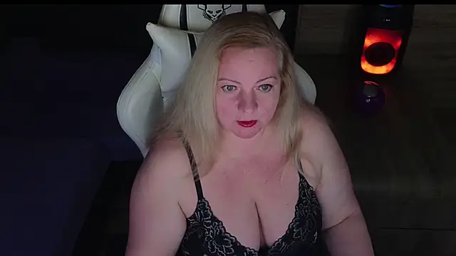 Snapshot of MolligSpielle chatting on April 30, 2026, 7:31 pm MolligSpielle online show from April 30, 2026, 7:31 pm