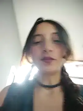 Snapshot of _Laary chatting on December 12, 2024, 9:37 pm  Laary online show from December 12, 2024, 9:37 pm