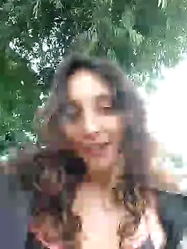 Snapshot of _Laary chatting on January 16, 2025, 8:25 pm  Laary online show from January 16, 2025, 8:25 pm