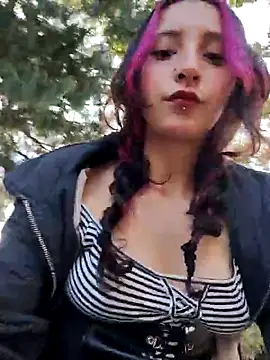 Snapshot of _Laary chatting on October 4, 2025, 9:02 pm  Laary online show from October 4, 2025, 9:02 pm