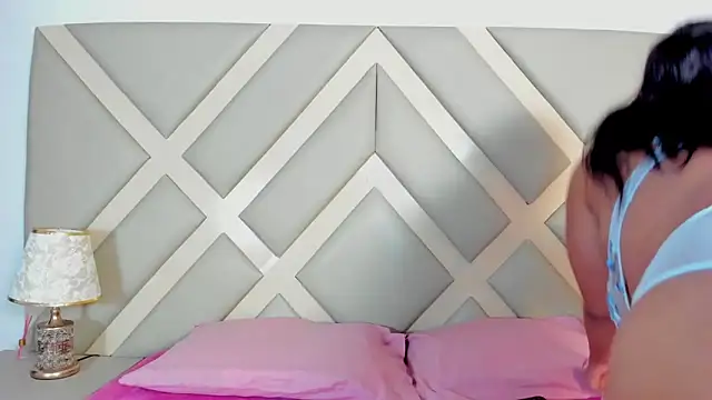 Snapshot of SSCARLETH_ chatting on February 19, 2025, 7:05 pm SSCARLETH  online show from February 19, 2025, 7:05 pm