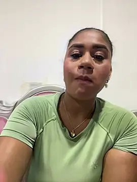 Snapshot of SSCARLETH_ chatting on June 2, 2026, 9:44 am SSCARLETH online show from June 2, 2026, 9:44 am
