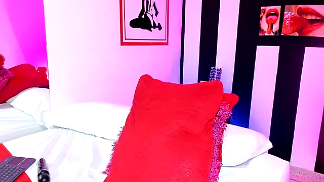 Snapshot of YeminaLeman chatting on February 1, 2025, 11:27 pm YeminaLeman online show from February 1, 2025, 11:27 pm