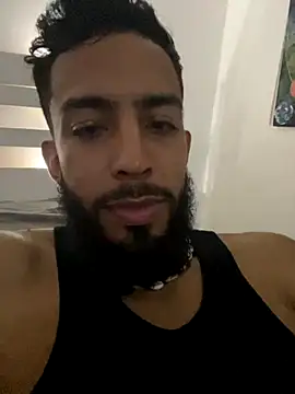 Alessandro  Rossi online show from November 17, 2025, 4:40 am