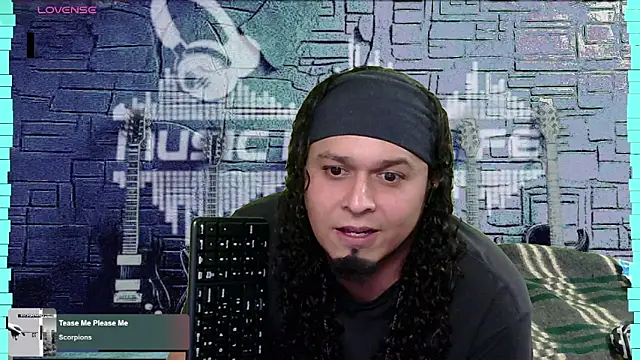 Snapshot of chino_roz chatting on January 8, 2025, 6:52 am chino roz online show from January 8, 2025, 6:52 am