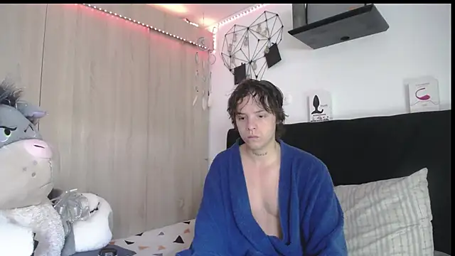 Santiago kiler online show from April 14, 2026, 2:34 pm