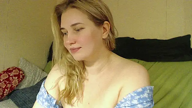 Snapshot of mmmPinUpGirl chatting on October 11, 2025, 5:22 pm mmmPinUpGirl online show from October 11, 2025, 5:22 pm