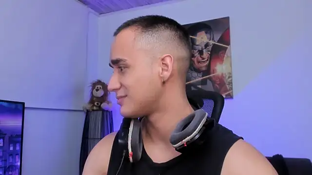 AlexRivera6 online show from December 16, 2024, 12:26 am