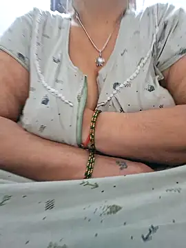 Snapshot of Kavya_XX chatting on December 5, 2024, 6:33 pm Kavya XX online show from December 5, 2024, 6:33 pm