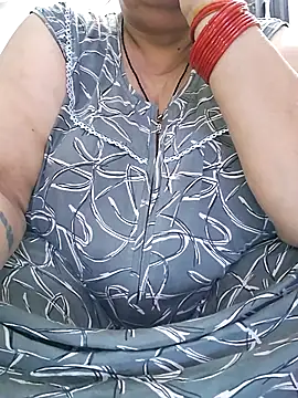 Snapshot of Kavya_XX chatting on October 12, 2025, 11:37 pm Kavya XX online show from October 12, 2025, 11:37 pm