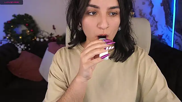 Daphne Moss online show from January 12, 2025, 8:57 pm