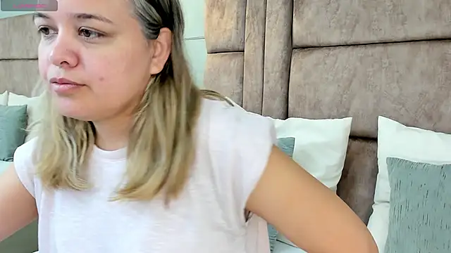 Snapshot of princesaparis chatting on February 10, 2025, 11:36 am princesaparis online show from February 10, 2025, 11:36 am