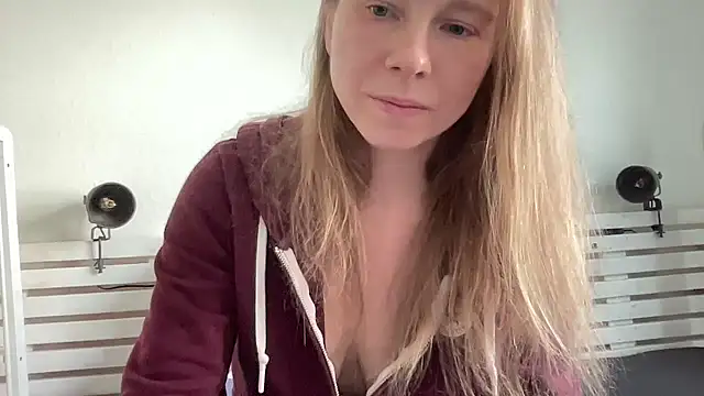 SweetLucy96 online show from December 24, 2024, 9:28 am