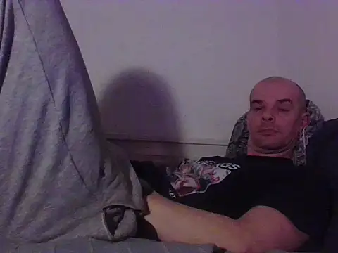 Snapshot of BadRec40 chatting on February 14, 2026, 6:48 pm BadRec40 online show from February 14, 2026, 6:48 pm