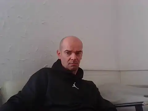 Snapshot of BadRec40 chatting on March 18, 2026, 11:02 am BadRec40 online show from March 18, 2026, 11:02 am