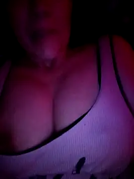 Snapshot of LeilaSaint chatting on September 12, 2025, 5:13 pm LeilaSaint online show from September 12, 2025, 5:13 pm