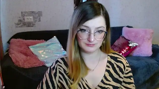 Arielsssplash online show from November 20, 2025, 7:52 am