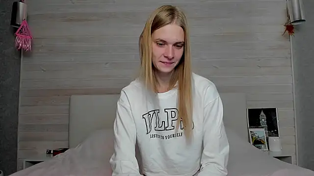 Snapshot of molly_hunt_ chatting on October 22, 2025, 4:02 am molly hunt online show from October 22, 2025, 4:02 am