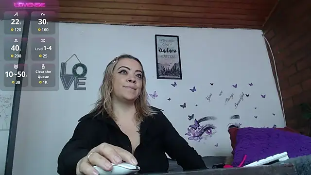 LIila28six online show from January 11, 2025, 7:49 pm