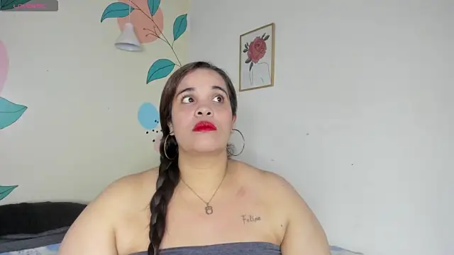 Snapshot of Alondra_zaaens chatting on October 11, 2025, 4:22 am Alondra zaaens online show from October 11, 2025, 4:22 am