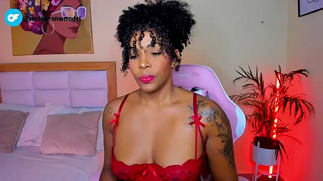 Snapshot of AitanaBrown_ chatting on June 17, 2026, 9:16 pm AitanaBrown online show from June 17, 2026, 9:16 pm