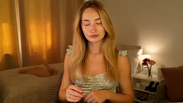 bella  rose online show from June 6, 2026, 9:47 am
