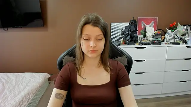 SoniNesti online show from June 3, 2026, 2:33 pm