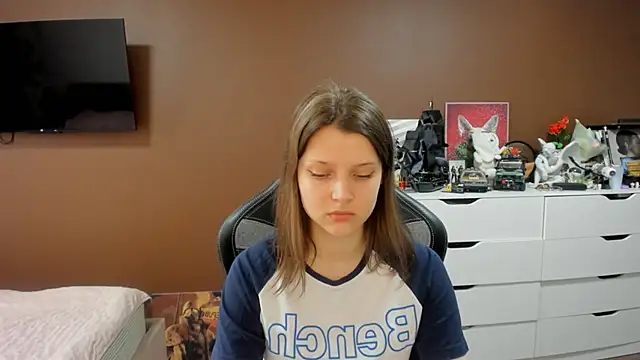 SoniNesti online show from June 4, 2026, 3:07 pm