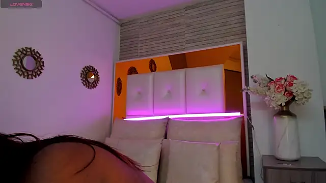 ShaniaBrownn online show from January 31, 2025, 7:51 pm