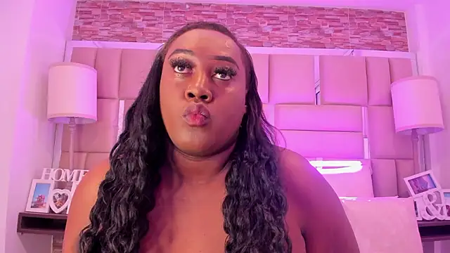 ShaniaBrownn online show from March 11, 2026, 7:42 pm