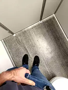 Snapshot of Boring_one chatting on January 9, 2026, 10:29 am Boring one online show from January 9, 2026, 10:29 am